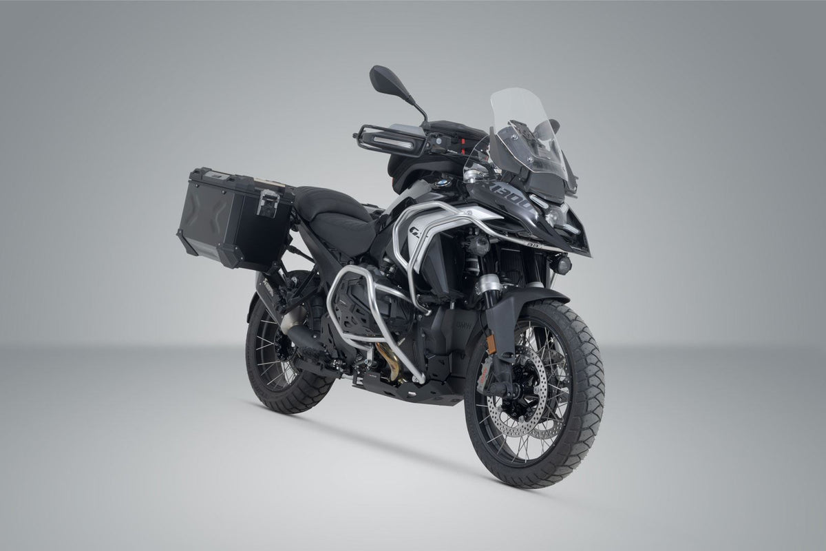 TRAX ADV aluminium case system + Akrapovic Black. 45/45 l. BMW R 1300 GS (23-).