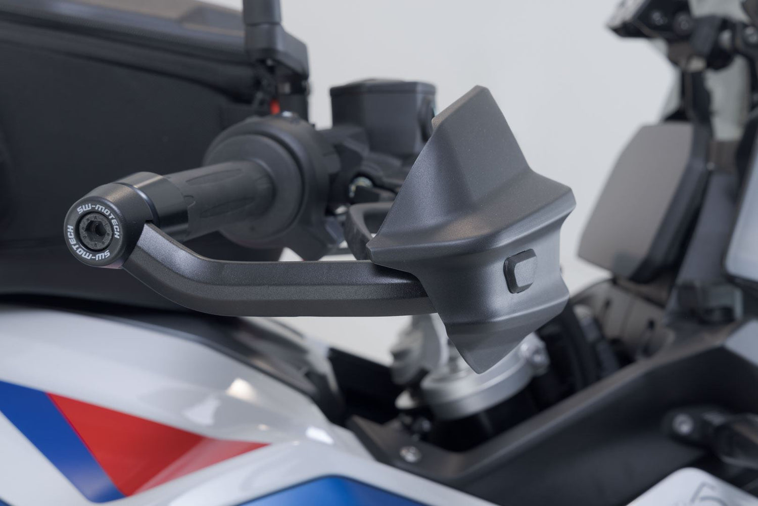 Adventure handguard kit Black. R 1250 GS/Adv. (18 - ) F 800/900 GS (23 - ). - SW - Motech UK