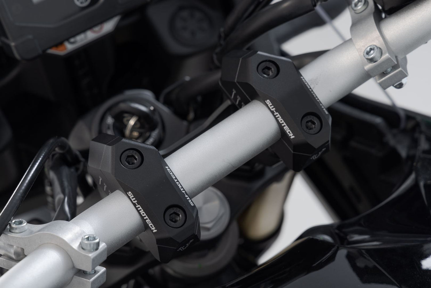 Bar Back Variable for Ø28 Handlebars H=28mm Back 5/10/15/20/25/30 mm Black - SW - Motech UK