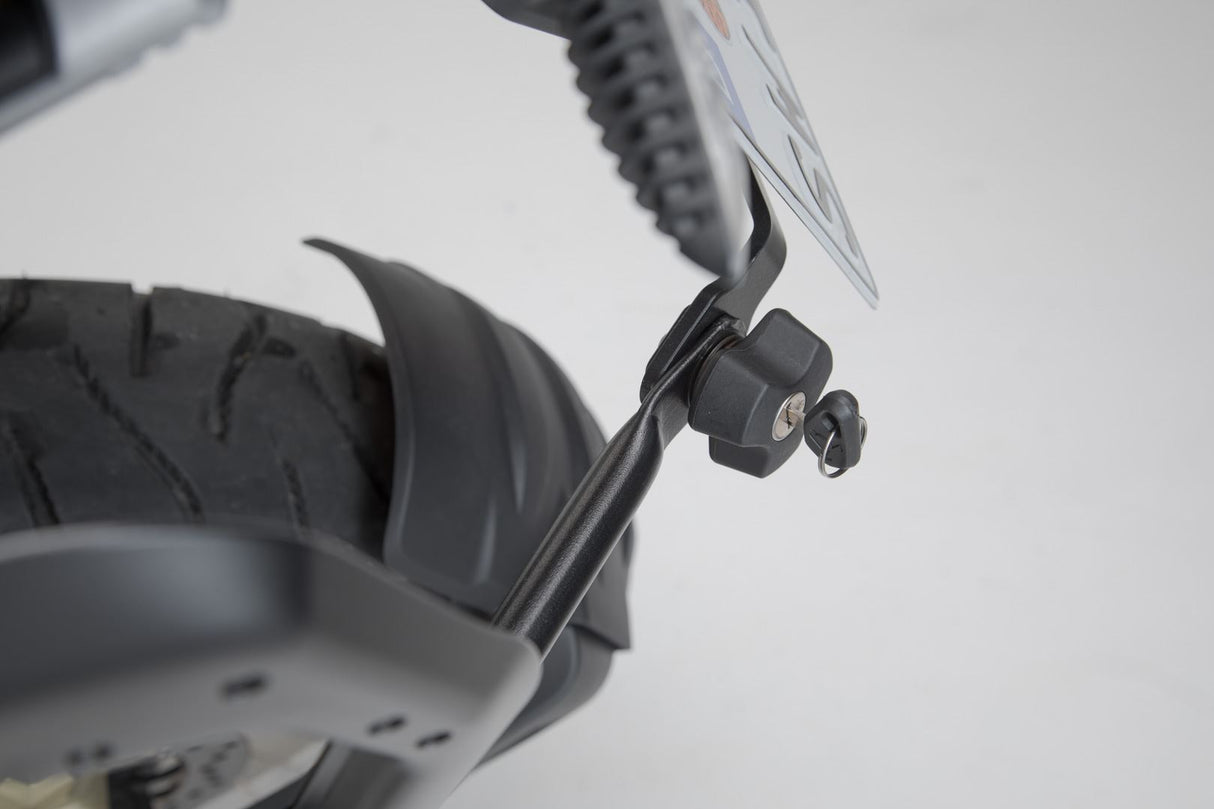 Anti-theft protection for PRO carrier QUICK-LOCK function. 2 matching locks, 2 keys.