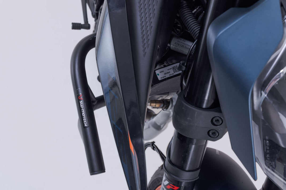 Crash bar Black. 125/390 Duke (23 - ), Svartpil/Vitpil 401. - SW - Motech UK