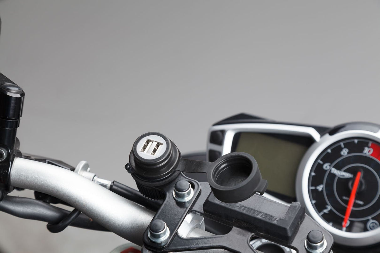 Double USB power port with cable harness 2000 mA 12 V - SW - Motech UK