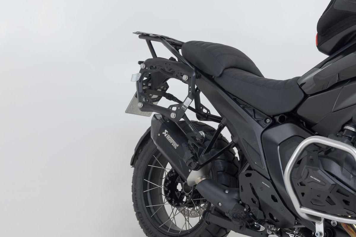 TRAX ADV aluminium case system + Akrapovic Black. 45/45 l. BMW R 1300 GS (23-).