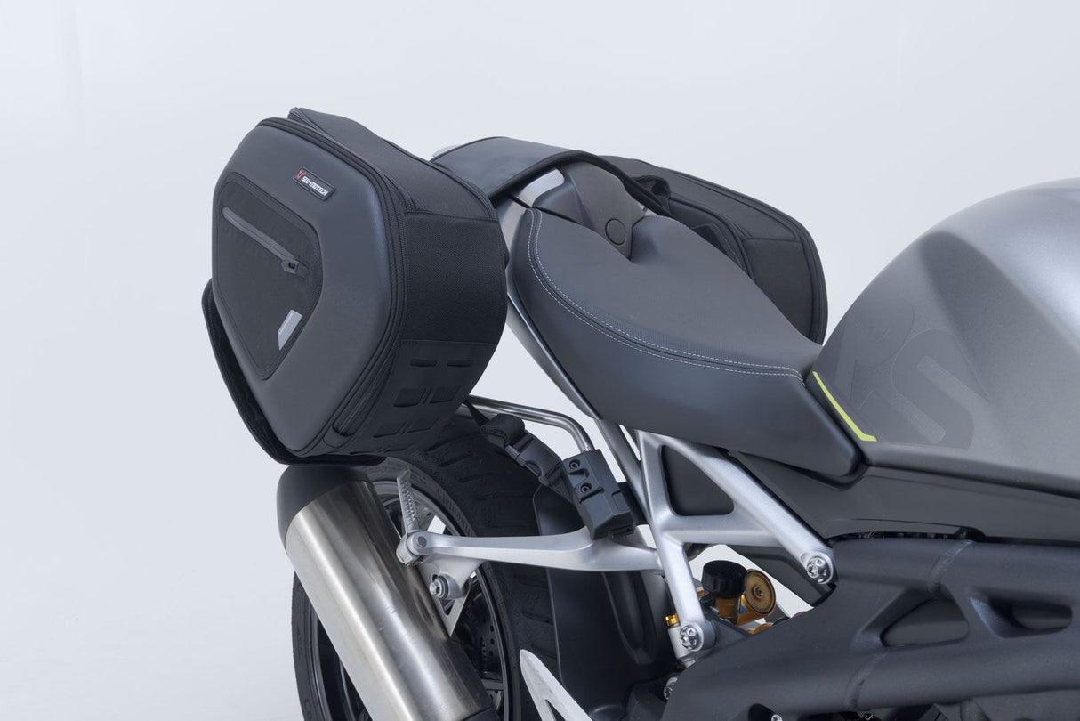PRO BLAZE H saddlebag set Black. Triumph Speed Triple 1200 RR/RS/RX (21-).