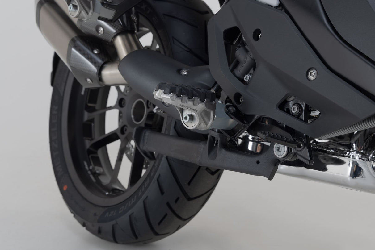 EVO footrest kit BMW R1200GS LC/Adv (12 - ), R1250GS/Adv (18 - ) - SW - Motech UK