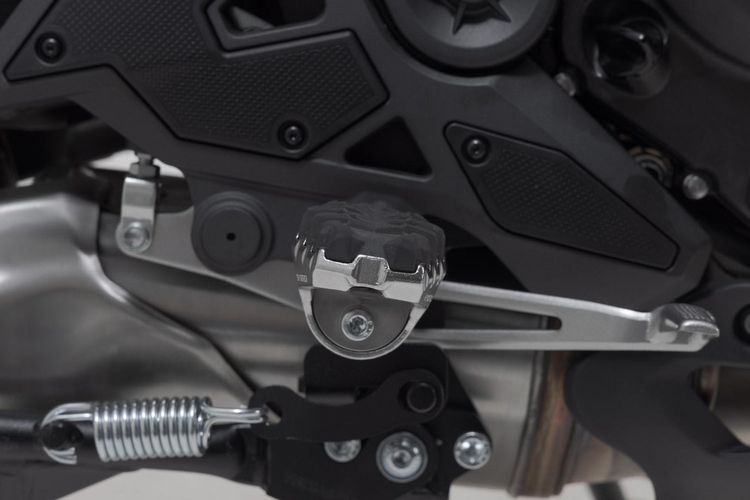 EVO footrest kit Kawasaki models - SW - Motech UK