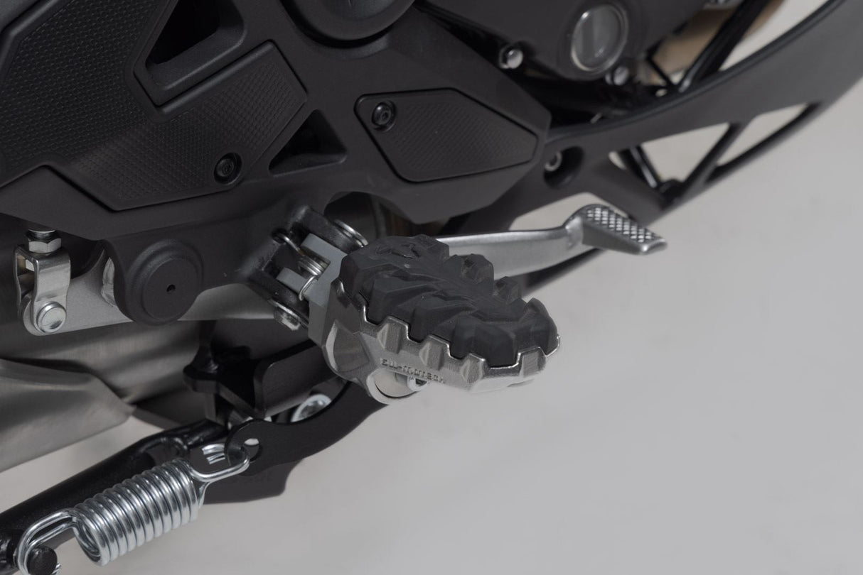 EVO footrest kit Kawasaki models - SW - Motech UK