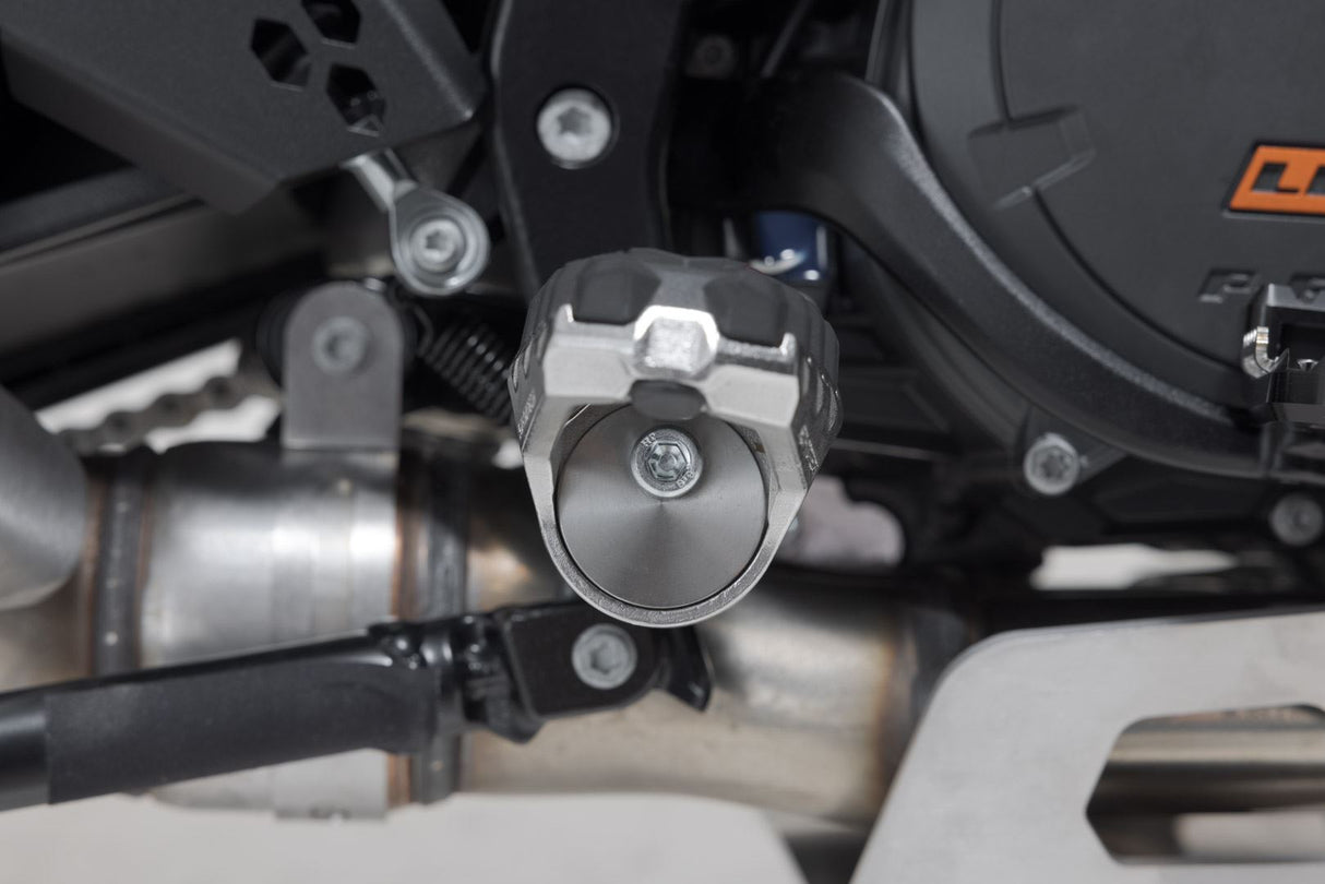 EVO footrest kit KTM 1290 / 1390 Super Adventure (21 - ). - SW - Motech UK