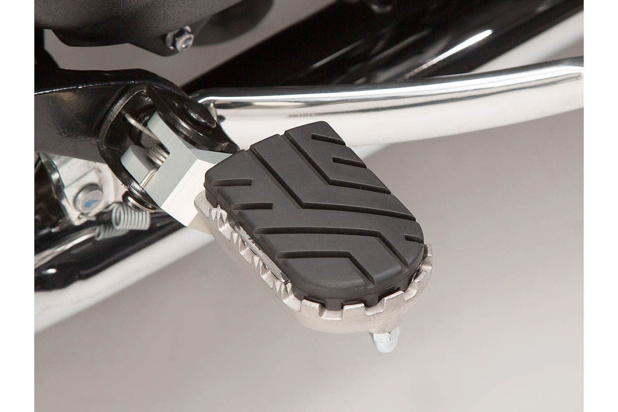 ION footrest kit Triumph Bonneville/T100 (04 - 16), Scrambler (05 - ) - SW - Motech UK