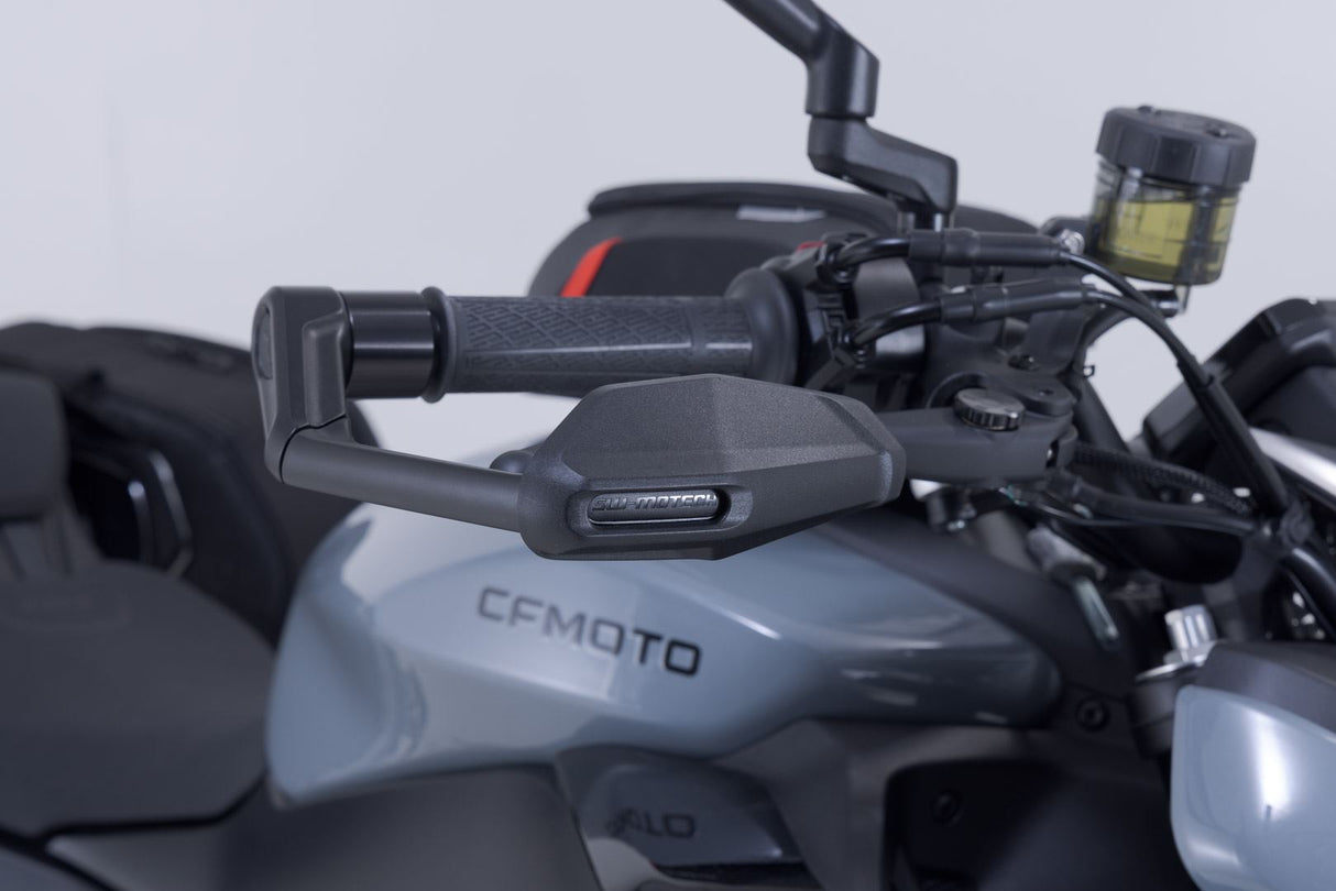 Lever guards with wind protection Black. CFMoto 675NK (25 - ). - SW - Motech UK