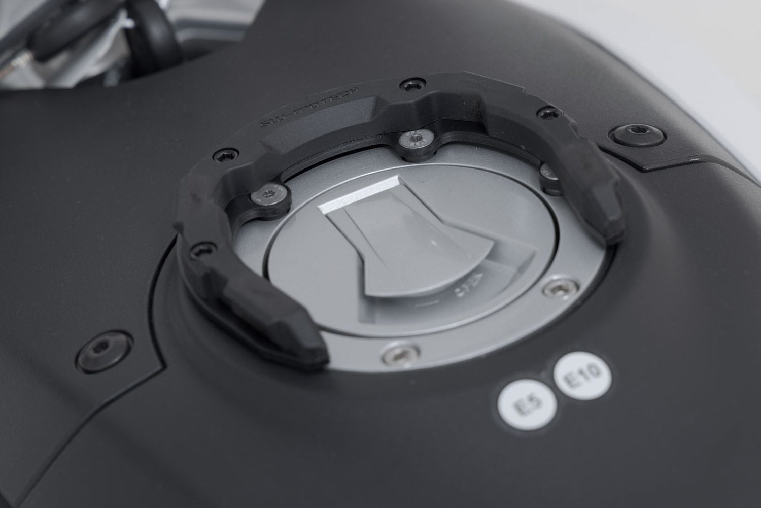 PRO Tank Ring Triumph models Tank with 6 screws Black - SW - Motech UK