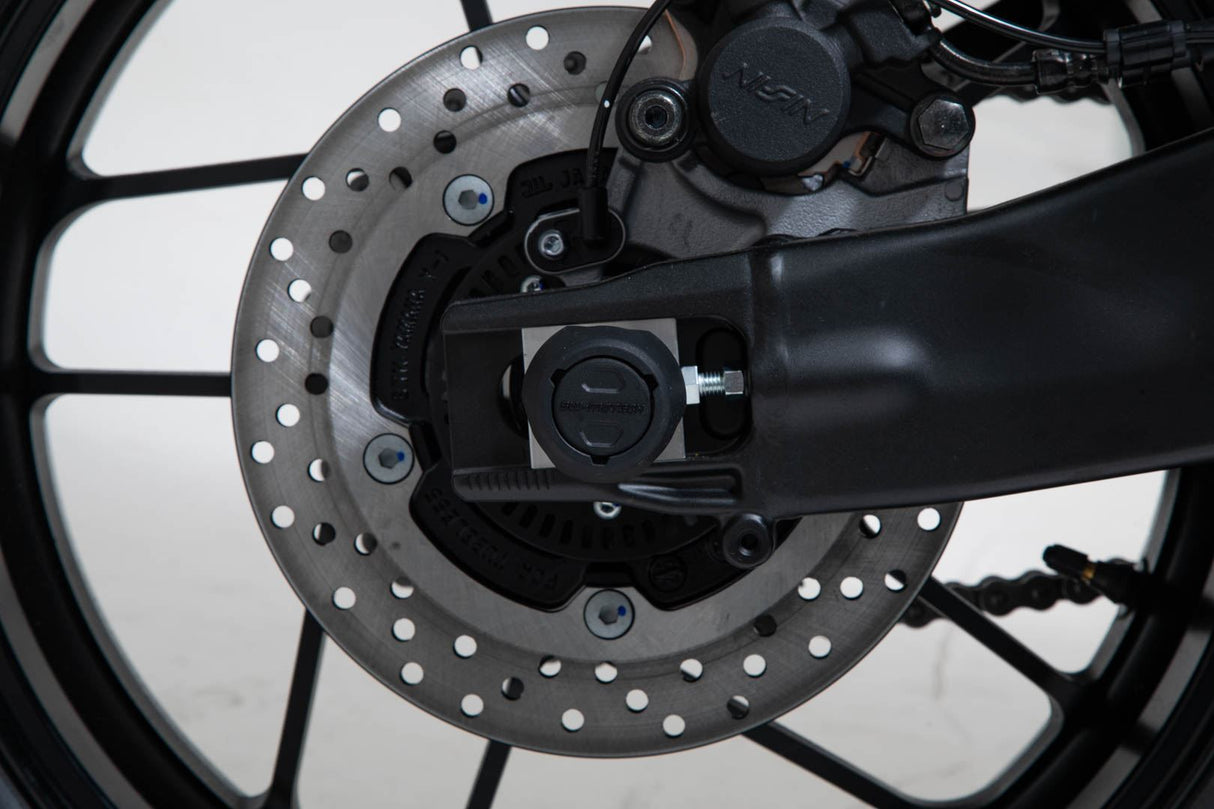 Slider Set for Rear Axle Yamaha Tracer 9 (20 - ) Black - SW - Motech UK