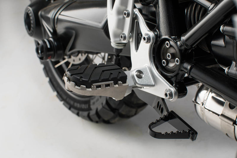 Adventure handguard kit Black. Ducati Scrambler (14-).