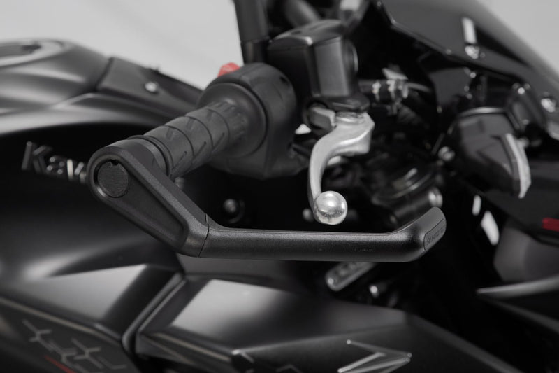 Lever guards Black. Kawasaki models Yamaha MT-09 (23-).