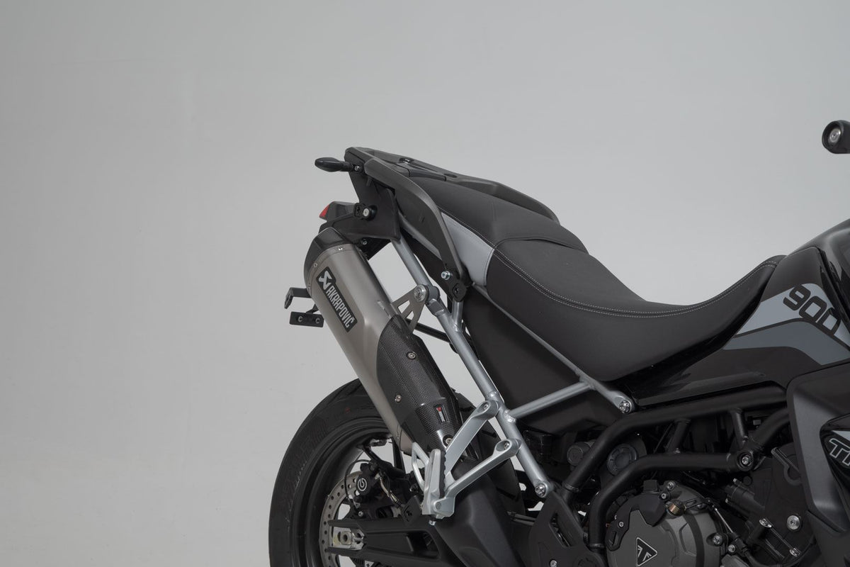 Akrapovic Slip On exhaust system Silver. Triumph Tiger 900 Modelle (19-23).