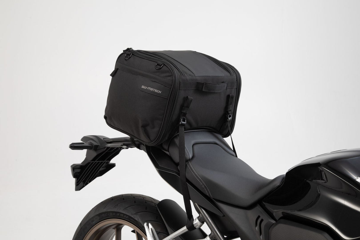 ION M Tail Bag 26-36 litre 600D Polyester / Soft-Vinyl Black