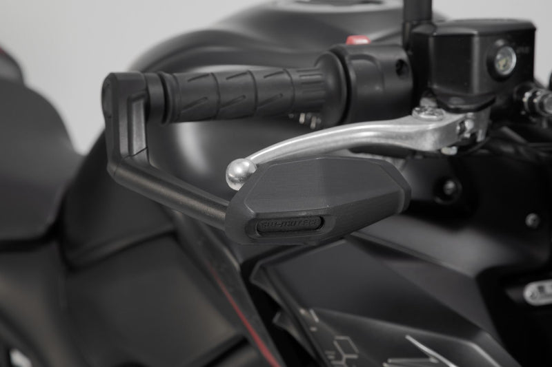 Lever guards with wind protection Black. Kawasaki models Yamaha MT-09 (23-).