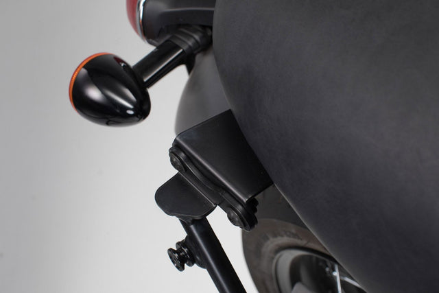 Adapter for SLC Side Carrier left For Triumph Bonneville T100/120 (16 - ) w/o Pass Grab Rail - SW - Motech UK