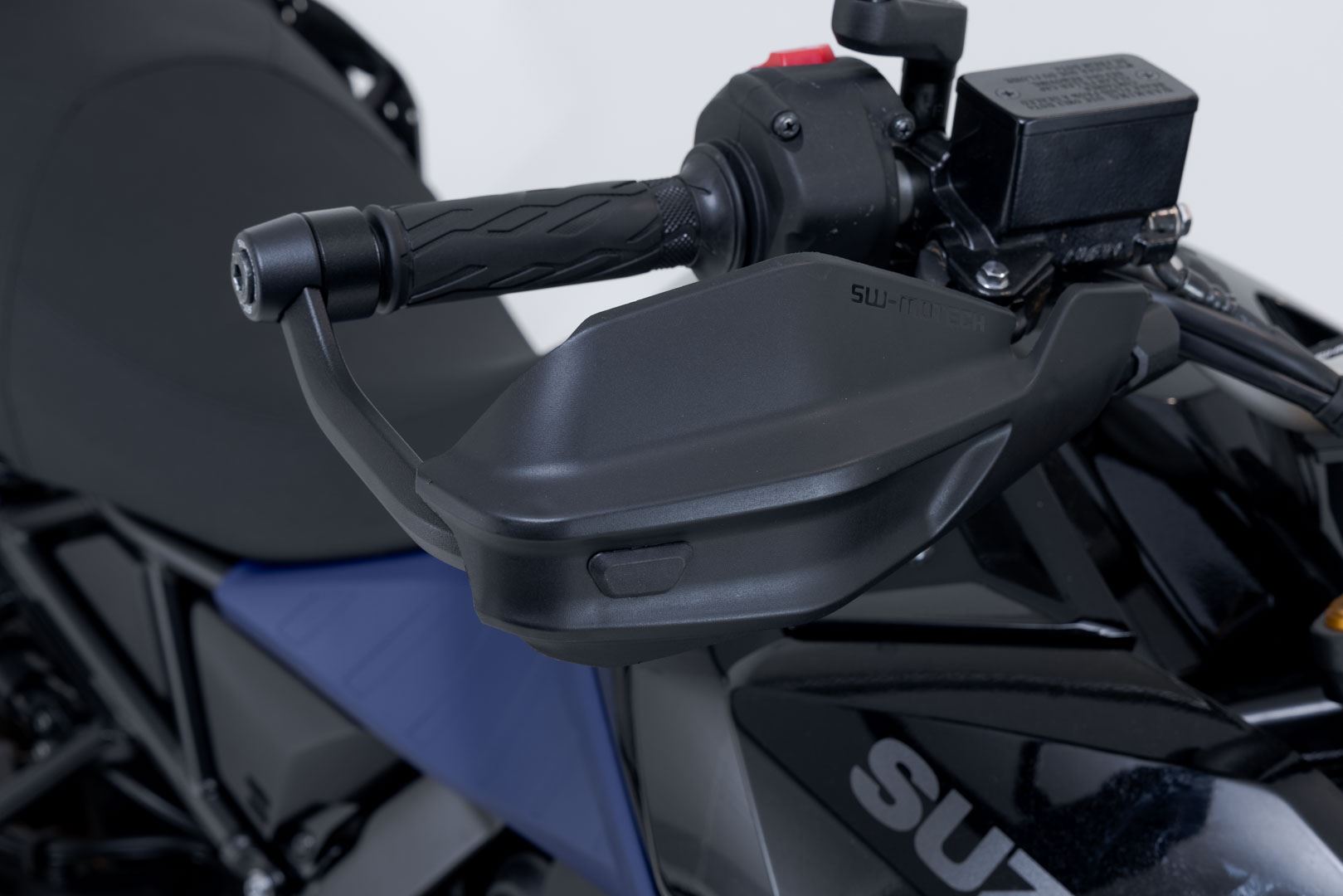 Adventure handguard kit Black. Suzuki V-Strom 800 / 800DE (22