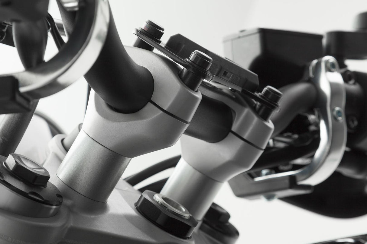 Bar riser H=20 mm Triumph Str Triple 675 (12 - 16). Silver - SW - Motech UK