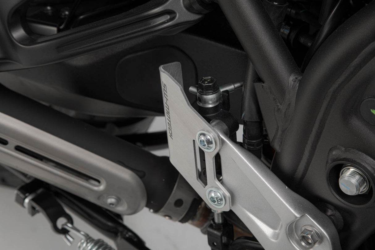 Brake cylinder guard Yamaha Ténéré 700 (19 - ). Silver - SW - Motech UK
