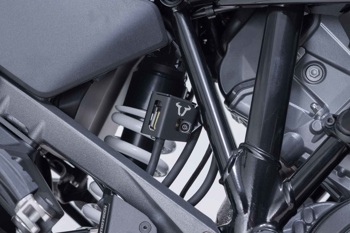 Brake fluid reservoir guard Black. BMW / Ducati / KTM / Husqvarna models. - SW - Motech UK