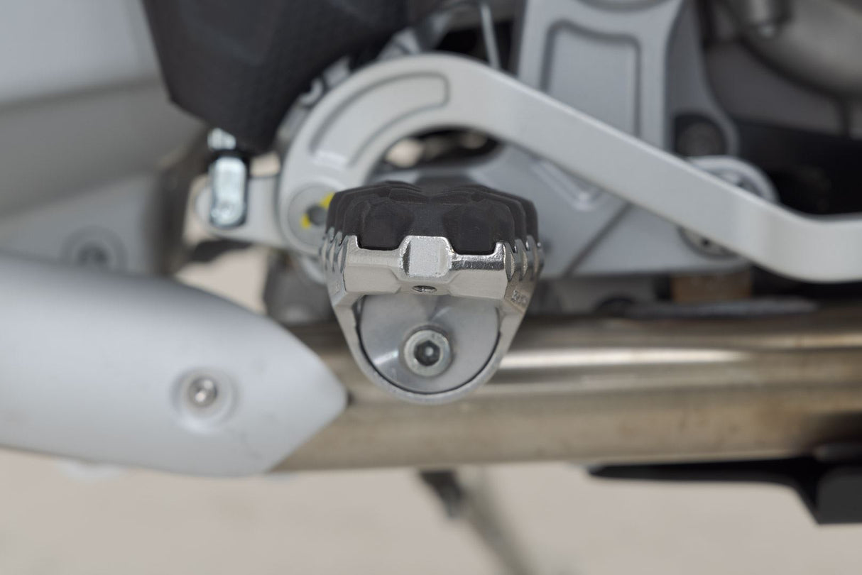 EVO footrest kit Aprilia Tuareg 660 (21 - ). - SW - Motech UK