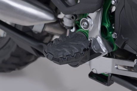 EVO footrest kit Black. Kawasaki KLE500 / KLE500 SE (26-). - SW-Motech UK