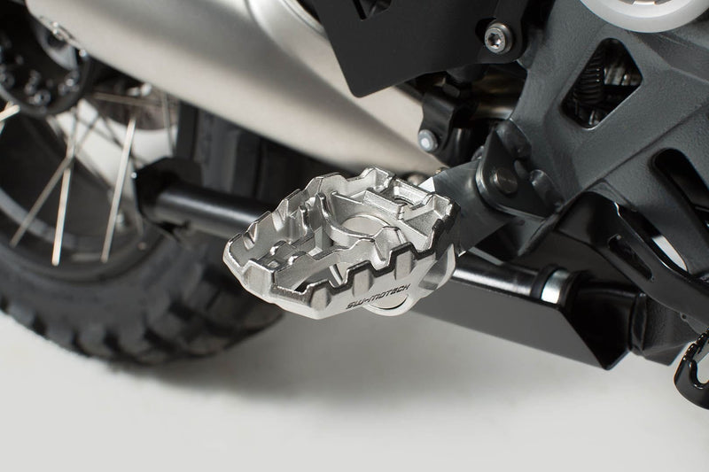 EVO footrest kit BMW R 1300 GS Adventure (24 - ). - SW - Motech UK