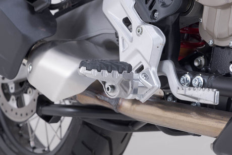 EVO footrest kit Silver/black. MV Agusta Enduro Veloce (24-). - SW-Motech UK