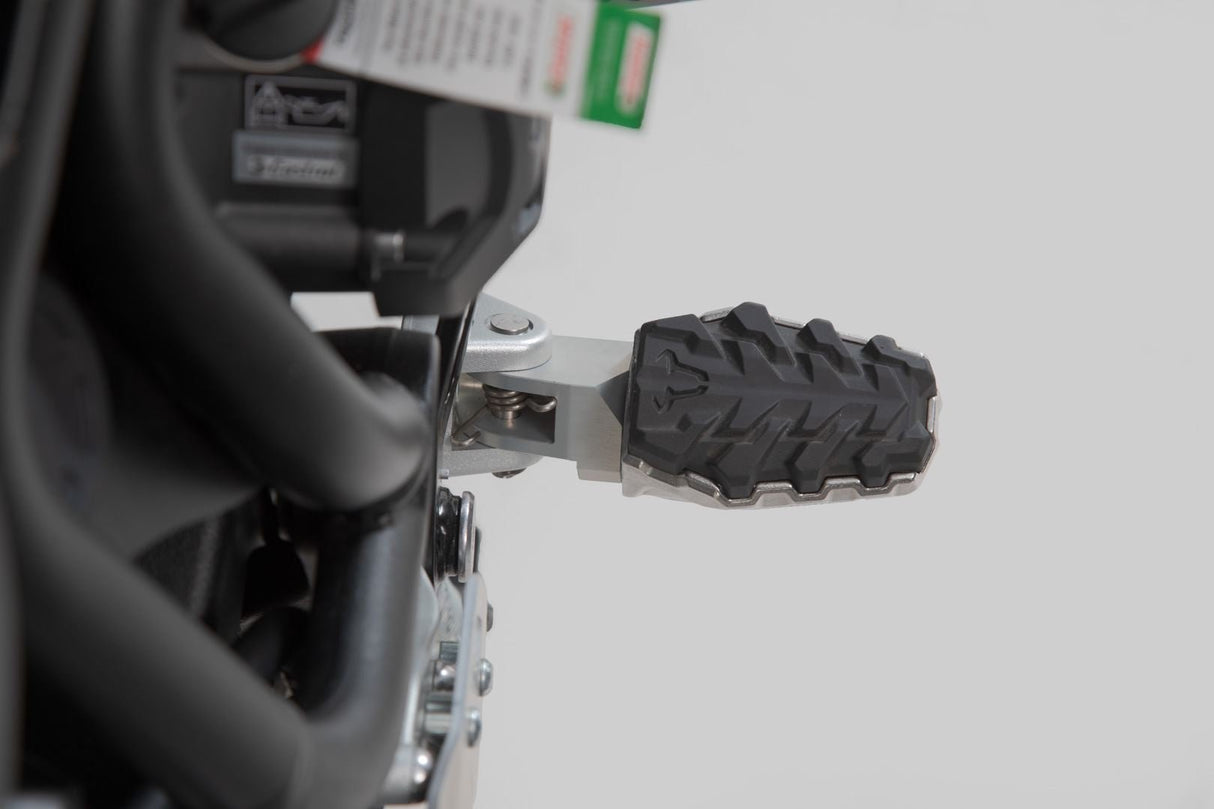 EVO footrest kit Triumph Tiger 800/ 900/ 1200, Scrambler 1200 - SW - Motech UK