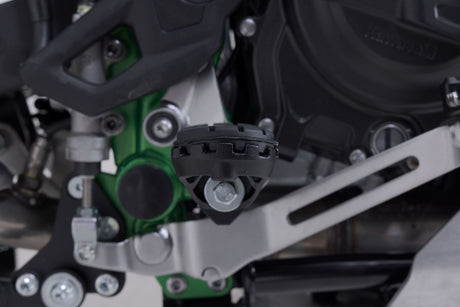 ION footrest kit Black. Kawasaki KLE500 / KLE500 SE (26-). - SW-Motech UK
