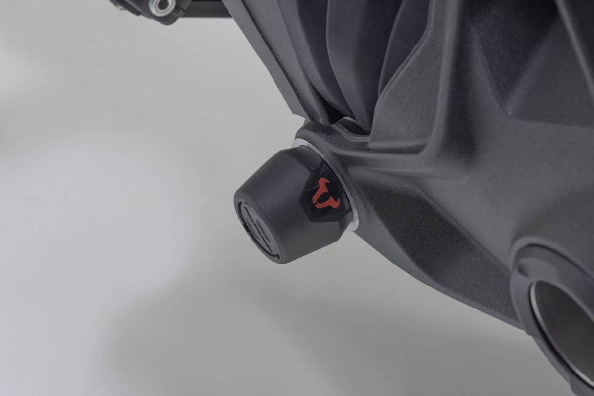 Rear axle crash pad kit R nineT models with single - sided swing arm Black - SW - Motech UK