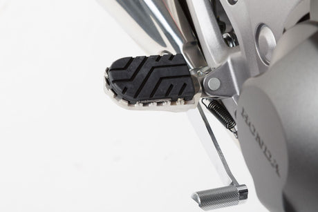 SLH Side Carrier Right Harley - Davidson Street Bob/ Slim/ Standard - SW - Motech UK