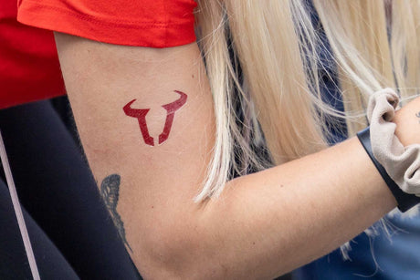 SW - MOTECH tattoo bull 60x60mm. 10 pack. Temporary tattoo. Red. - SW - Motech UK