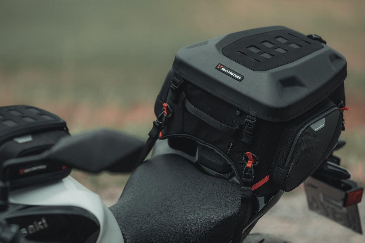 TRAX ADV aluminium case system + Akrapovic Silver. 45/45 l. BMW R 1300 GS Adv. (24 - ). - SW - Motech UK