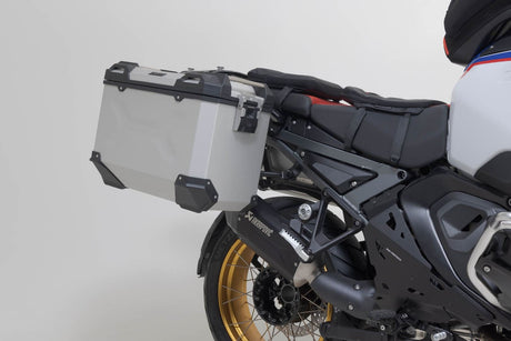 TRAX ADV aluminium case system + Akrapovic Silver. 45/45 l. BMW R 1300 GS Adv. (24 - ). - SW - Motech UK